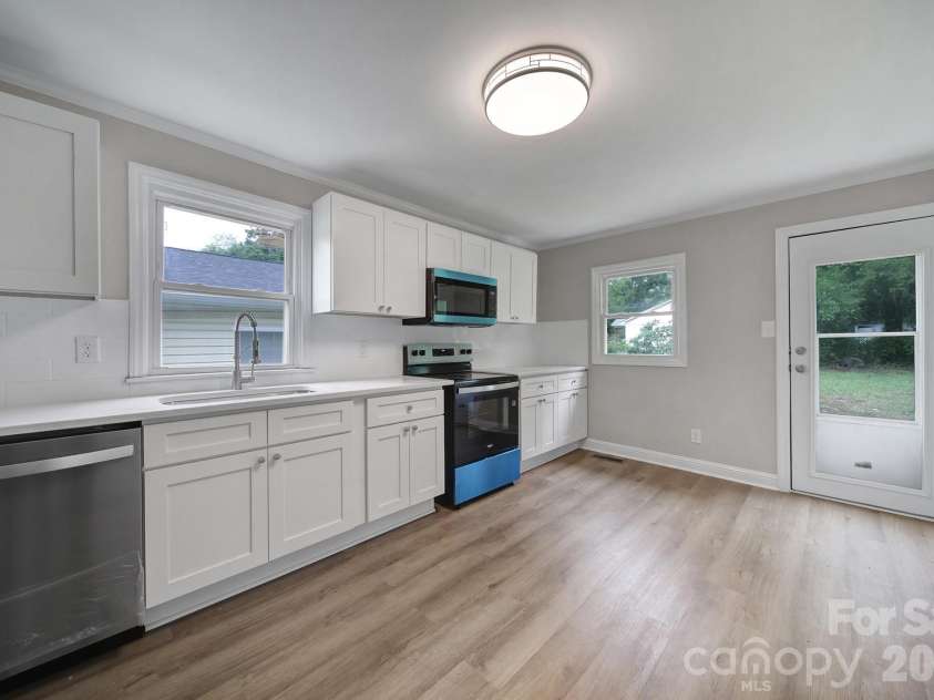 758 Jefferson Avenue, Rock Hill, SC 29730.  MLS# CAR4226066, YatesRealty ID 25700. 
