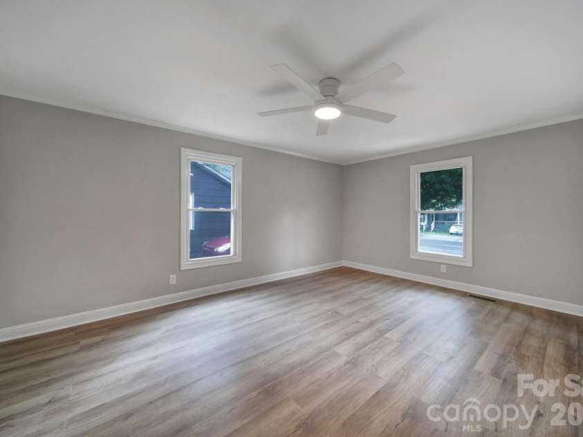 758 Jefferson Avenue, Rock Hill, SC 29730.  MLS# CAR4226066, YatesRealty ID 25700. 