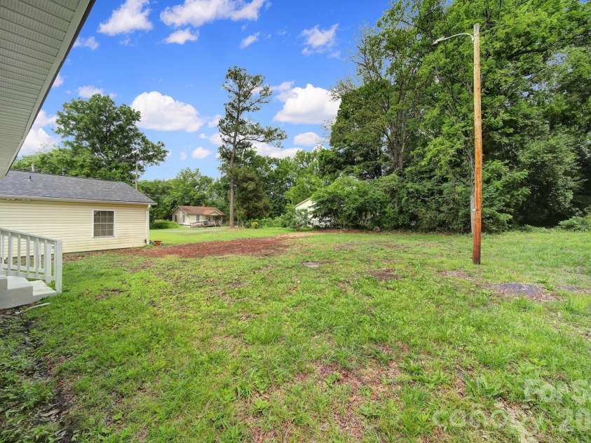 758 Jefferson Avenue, Rock Hill, SC 29730.  MLS# CAR4226066, YatesRealty ID 25700. 