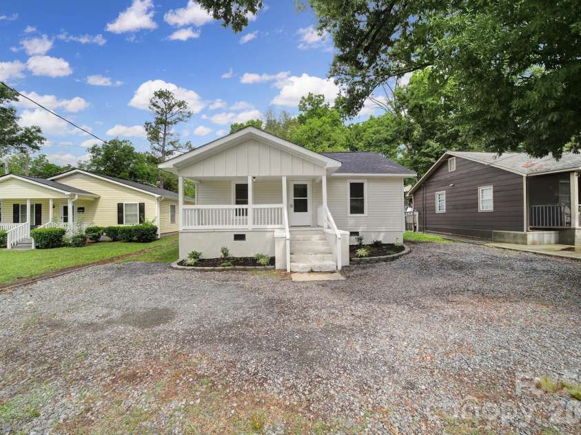 758 Jefferson Avenue, Rock Hill, SC 29730.  MLS# CAR4226066, YatesRealty ID 25700. 