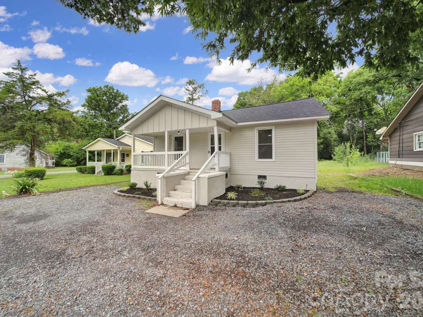 758 Jefferson Avenue, Rock Hill, SC 29730.  MLS# CAR4226066, YatesRealty ID 25700. 