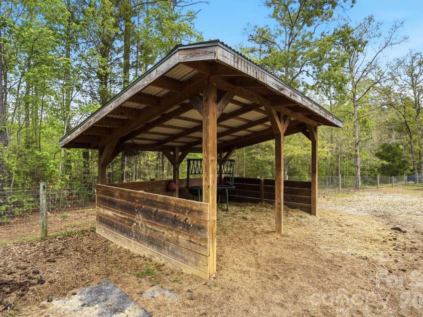 5508 Mcwhorter Road, Waxhaw, NC 28173.  MLS# CAR4359167, YatesRealty ID 25701. 