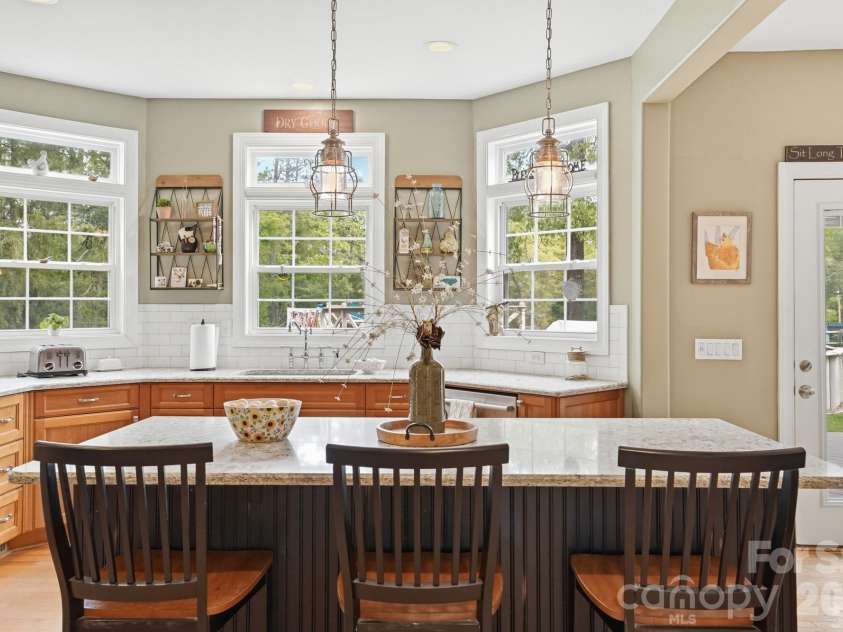 5508 Mcwhorter Road, Waxhaw, NC 28173.  MLS# CAR4359167, YatesRealty ID 25701. Kitchen