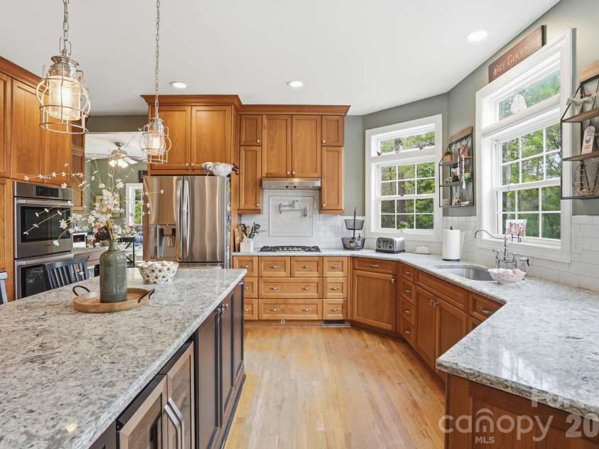 5508 Mcwhorter Road, Waxhaw, NC 28173.  MLS# CAR4359167, YatesRealty ID 25701. Kitchen