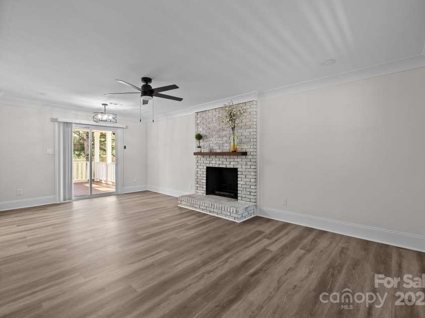 7219 Spring Morning Lane, Charlotte, NC 28227.  MLS# CAR4274411, YatesRealty ID 25701. 