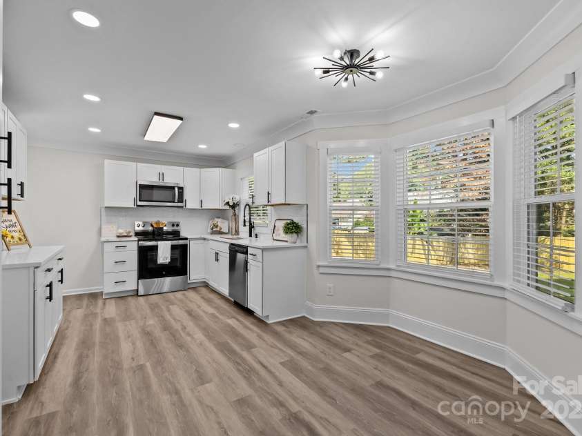 7219 Spring Morning Lane, Charlotte, NC 28227.  MLS# CAR4274411, YatesRealty ID 25701. 