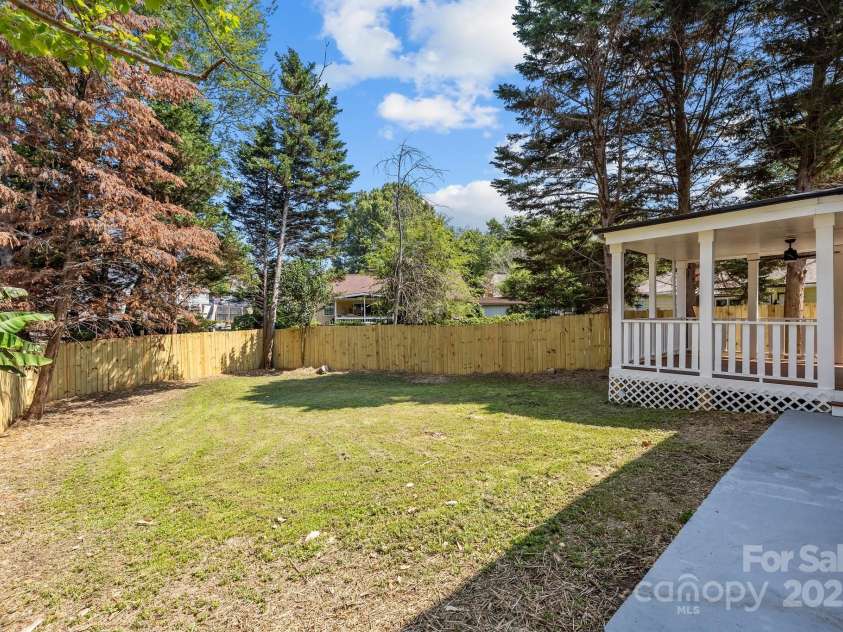 7219 Spring Morning Lane, Charlotte, NC 28227.  MLS# CAR4274411, YatesRealty ID 25701. 