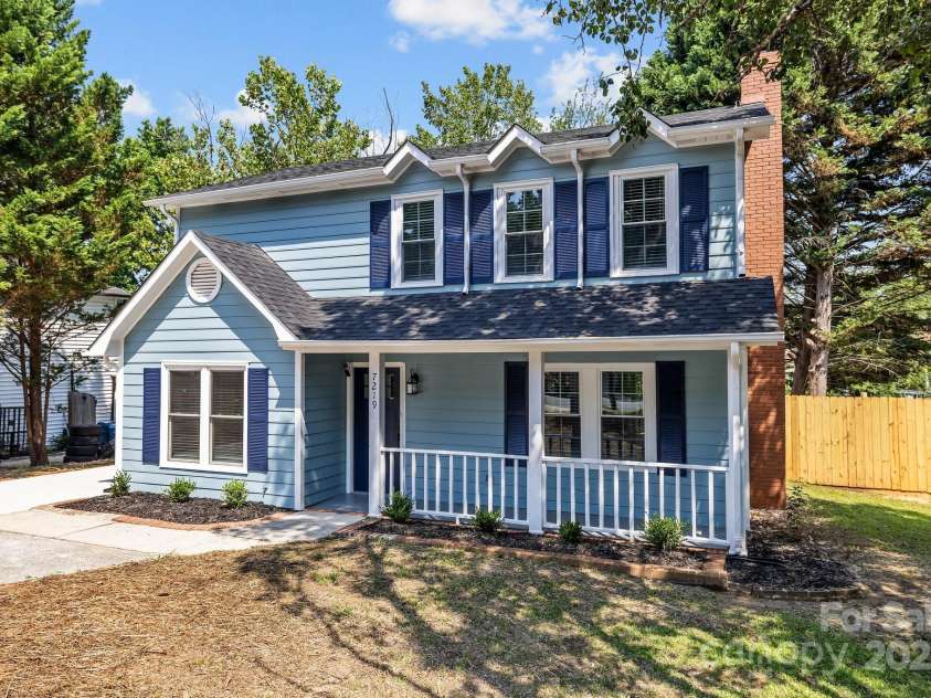7219 Spring Morning Lane, Charlotte, NC 28227.  MLS# CAR4274411, YatesRealty ID 25701. 