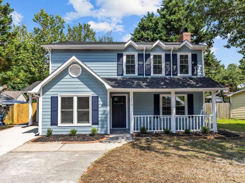7219 Spring Morning Lane, Charlotte, NC 28227.  MLS# CAR4274411, YatesRealty ID 25701. Welcome Home!!