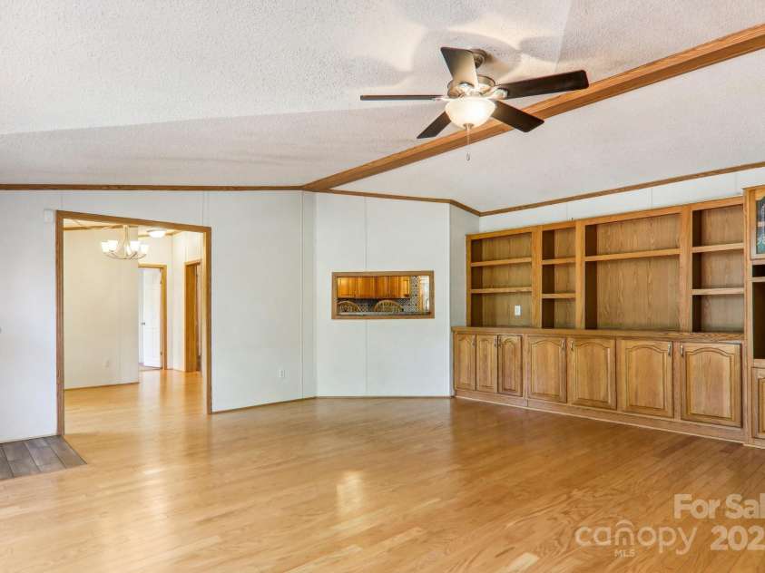 18 Spencer Road, Candler, NC 28715.  MLS# CAR4182190, YatesRealty ID 25702. 