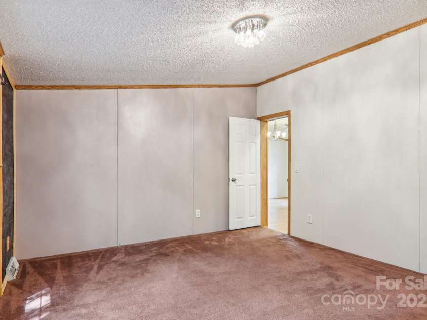 18 Spencer Road, Candler, NC 28715.  MLS# CAR4182190, YatesRealty ID 25702. 