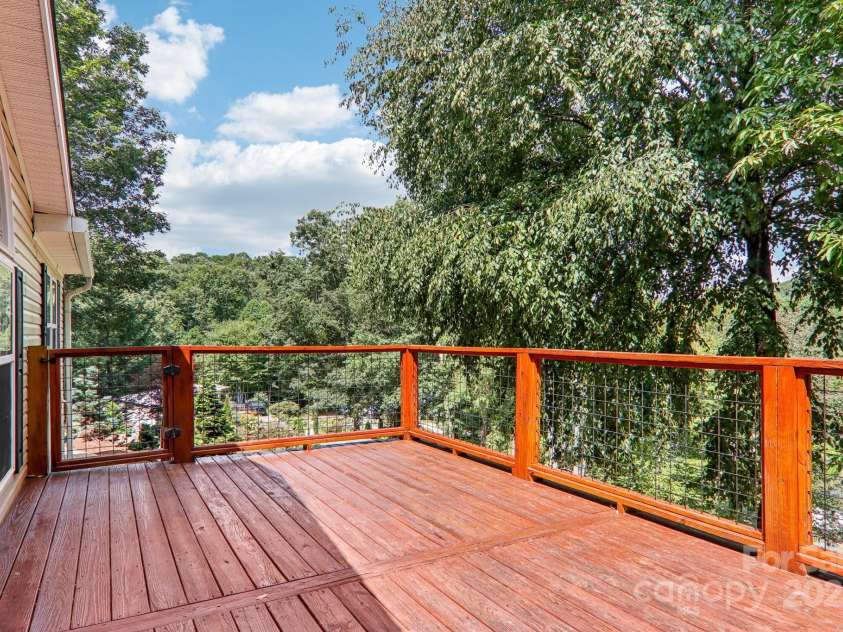 18 Spencer Road, Candler, NC 28715.  MLS# CAR4182190, YatesRealty ID 25702. 