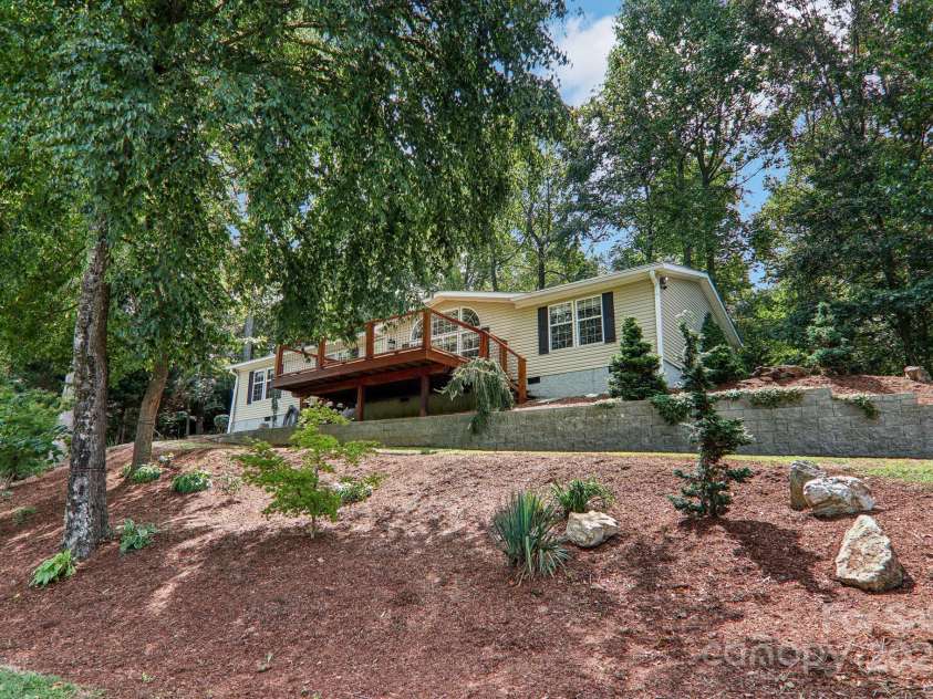 18 Spencer Road, Candler, NC 28715.  MLS# CAR4182190, YatesRealty ID 25702. 