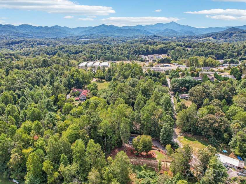 18 Spencer Road, Candler, NC 28715.  MLS# CAR4182190, YatesRealty ID 25702. 