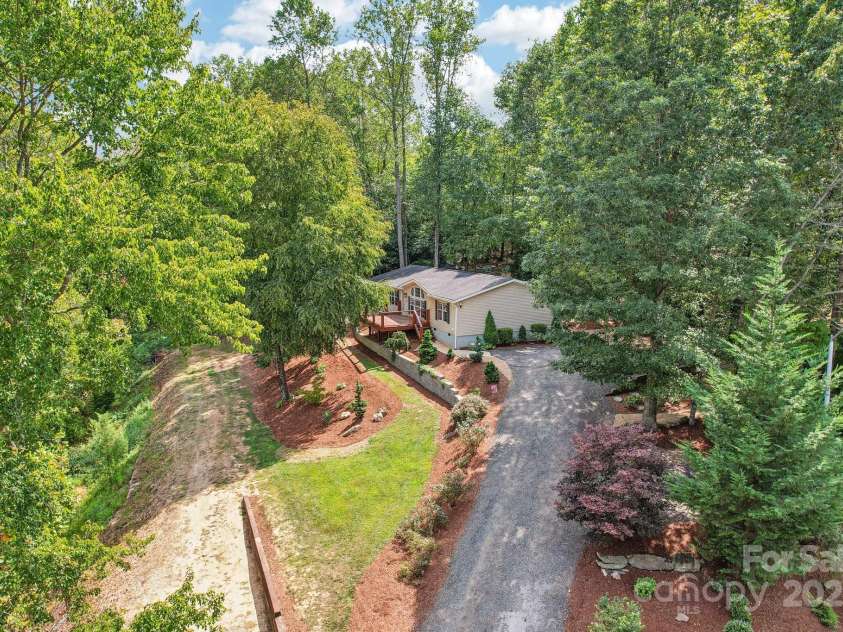 18 Spencer Road, Candler, NC 28715.  MLS# CAR4182190, YatesRealty ID 25702. 