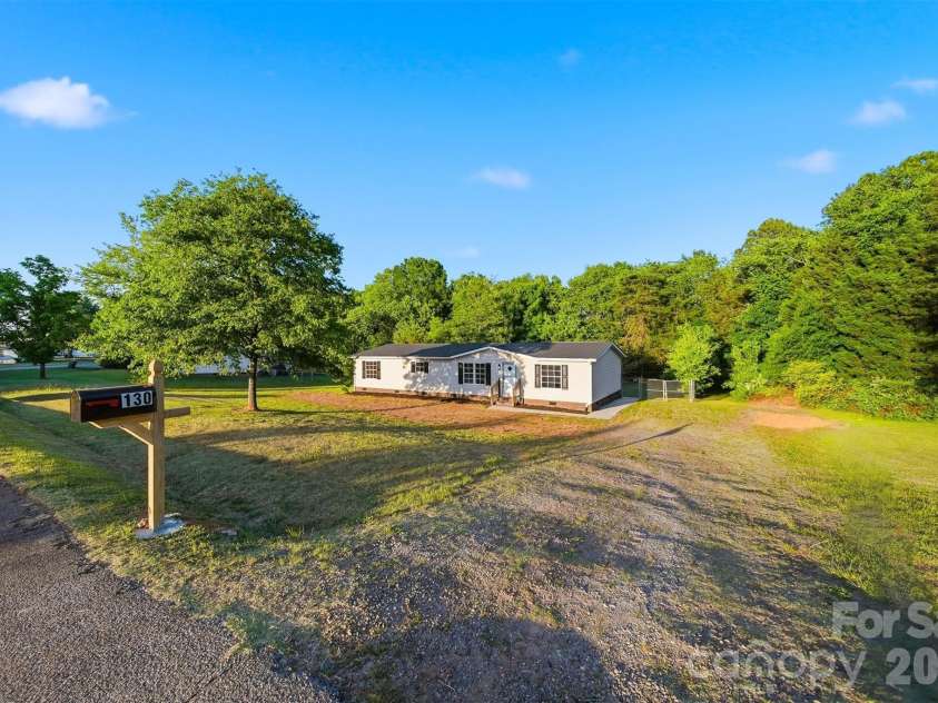 130 Saylor Lane, Stony Point, NC 28678.  MLS# CAR4383896, YatesRealty ID 25703. 