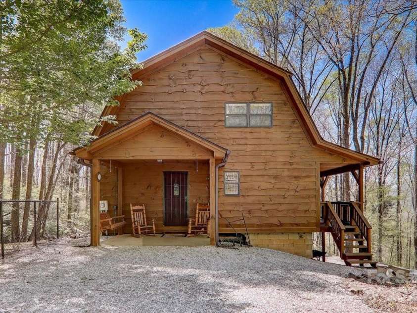 157 Shady Rock Lane, Swannanoa, NC 28778.  MLS# CAR4280634, YatesRealty ID 25703. 