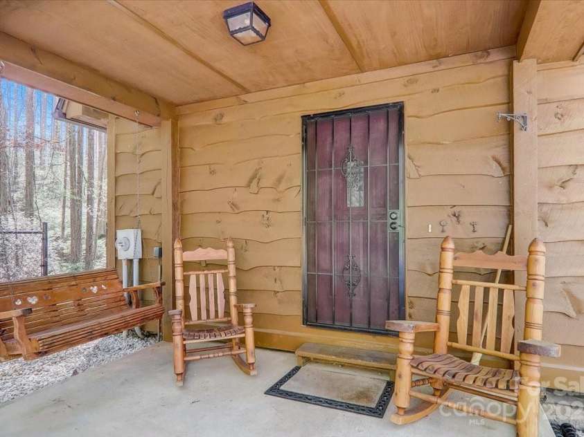 157 Shady Rock Lane, Swannanoa, NC 28778.  MLS# CAR4280634, YatesRealty ID 25703. 