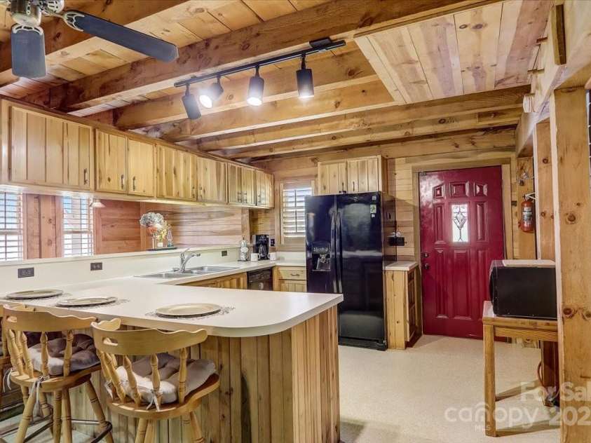 157 Shady Rock Lane, Swannanoa, NC 28778.  MLS# CAR4280634, YatesRealty ID 25703. 