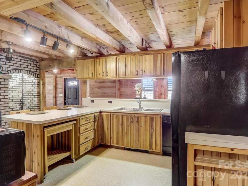 157 Shady Rock Lane, Swannanoa, NC 28778.  MLS# CAR4280634, YatesRealty ID 25703. 