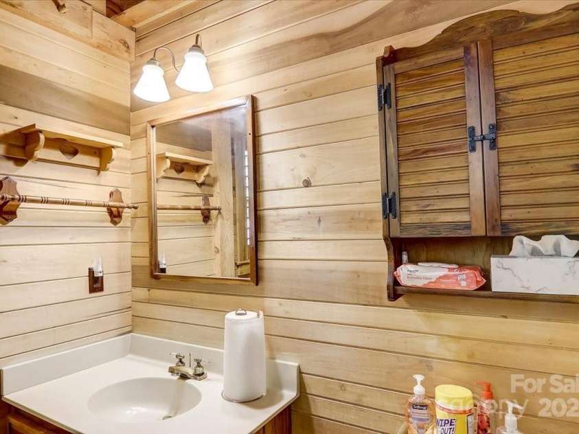 157 Shady Rock Lane, Swannanoa, NC 28778.  MLS# CAR4280634, YatesRealty ID 25703. 