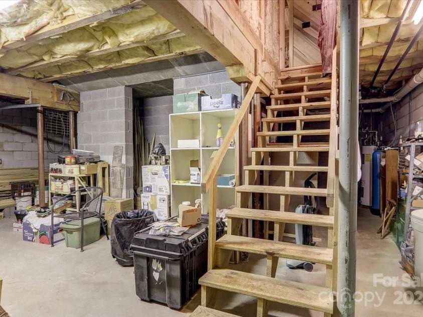 157 Shady Rock Lane, Swannanoa, NC 28778.  MLS# CAR4280634, YatesRealty ID 25703. 