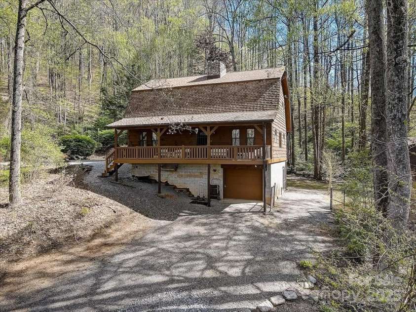 157 Shady Rock Lane, Swannanoa, NC 28778.  MLS# CAR4280634, YatesRealty ID 25703. 