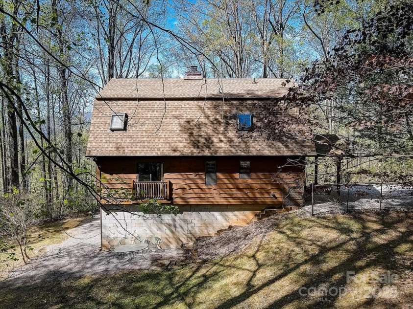 157 Shady Rock Lane, Swannanoa, NC 28778.  MLS# CAR4280634, YatesRealty ID 25703. 