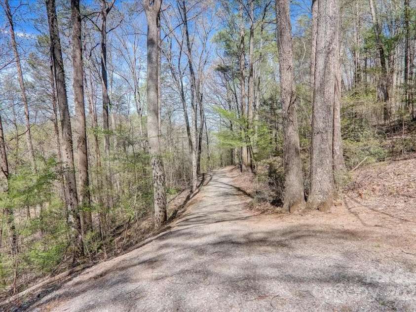 157 Shady Rock Lane, Swannanoa, NC 28778.  MLS# CAR4280634, YatesRealty ID 25703. 