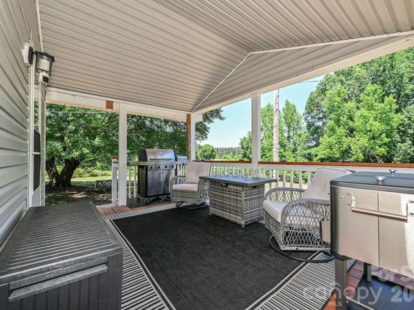6423 Old Kennedy Ford Road, Marshville, NC 28103.  MLS# CAR4384475, YatesRealty ID 25704. 