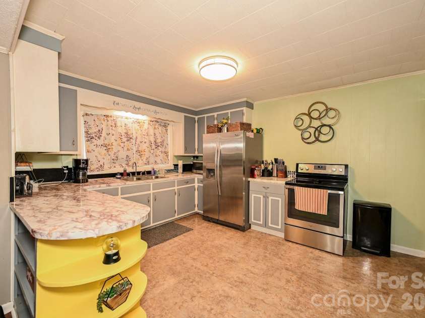 6423 Old Kennedy Ford Road, Marshville, NC 28103.  MLS# CAR4384475, YatesRealty ID 25704. 