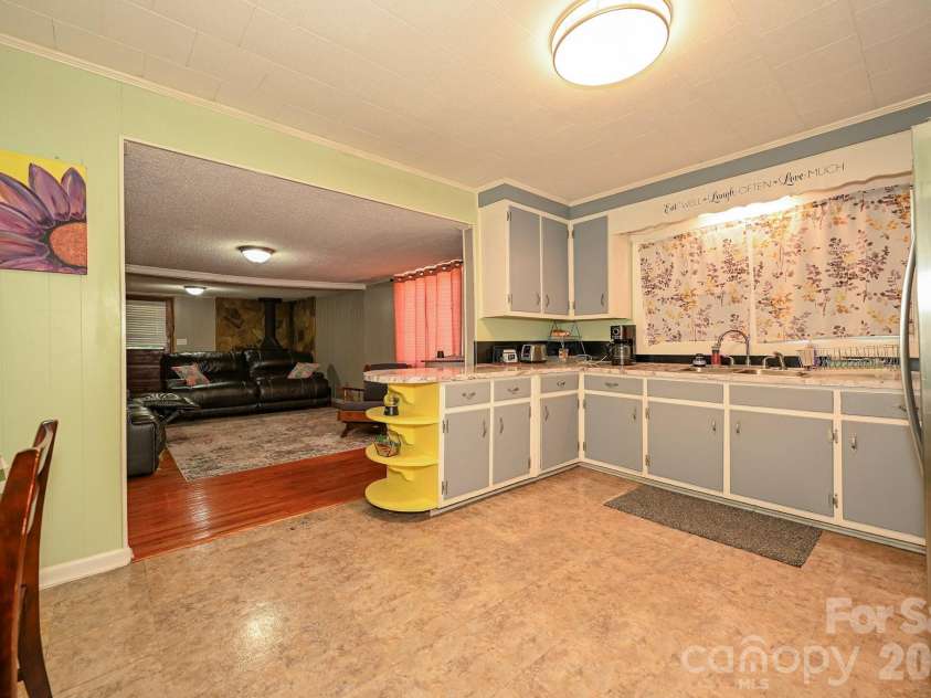6423 Old Kennedy Ford Road, Marshville, NC 28103.  MLS# CAR4384475, YatesRealty ID 25704. 