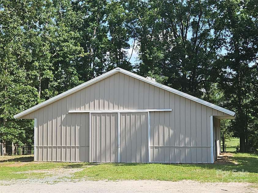 2905 Medlin Road, Monroe, NC 28112.  MLS# CAR4267802, YatesRealty ID 25705. 