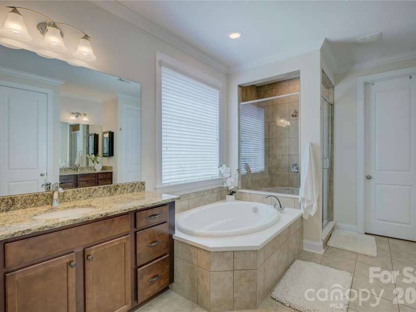 15420 Cimarron Hills Lane, Charlotte, NC 28278.  MLS# CAR4376037, YatesRealty ID 25706. 