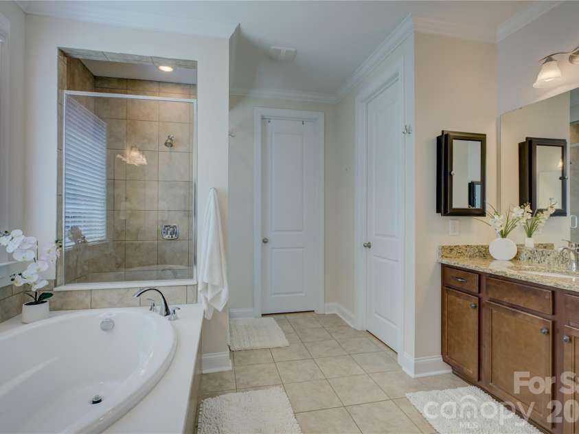 15420 Cimarron Hills Lane, Charlotte, NC 28278.  MLS# CAR4376037, YatesRealty ID 25706. 