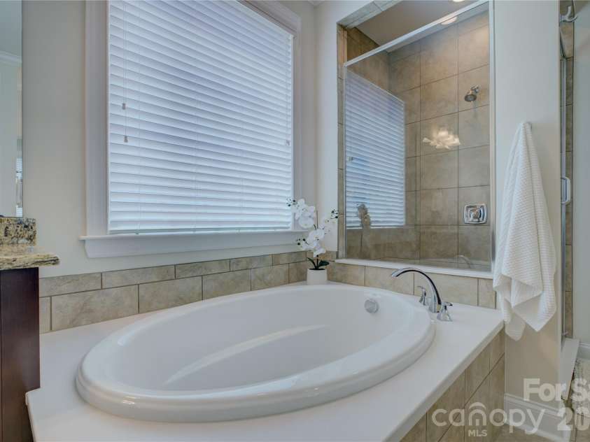 15420 Cimarron Hills Lane, Charlotte, NC 28278.  MLS# CAR4376037, YatesRealty ID 25706. 