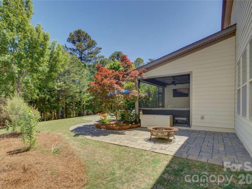 15420 Cimarron Hills Lane, Charlotte, NC 28278.  MLS# CAR4376037, YatesRealty ID 25706. 