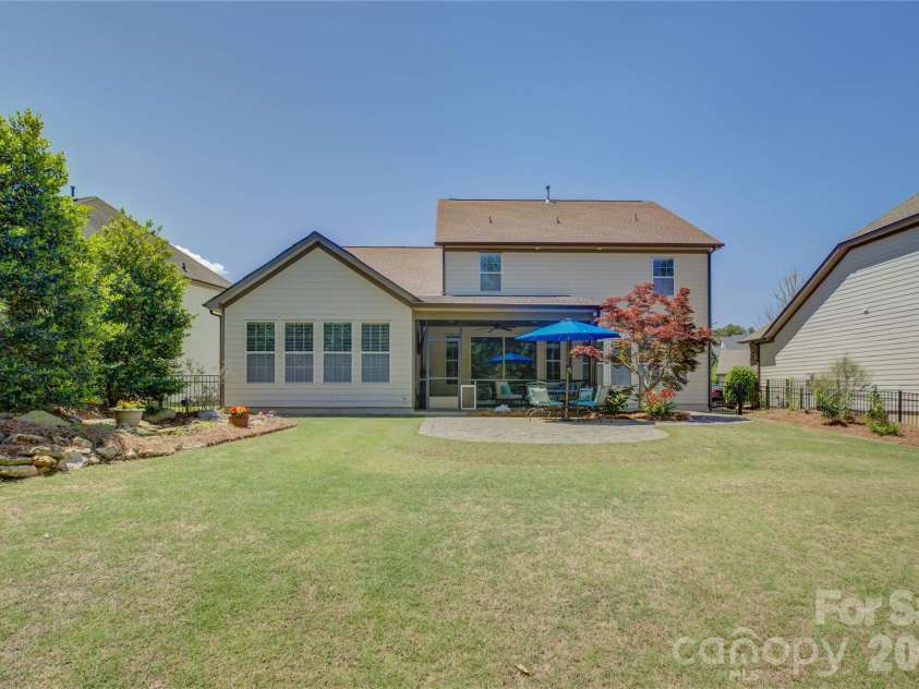 15420 Cimarron Hills Lane, Charlotte, NC 28278.  MLS# CAR4376037, YatesRealty ID 25706. 