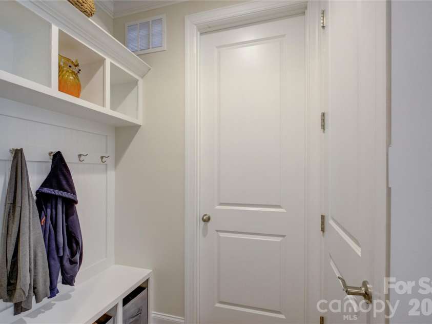 15420 Cimarron Hills Lane, Charlotte, NC 28278.  MLS# CAR4376037, YatesRealty ID 25706. Drop zone