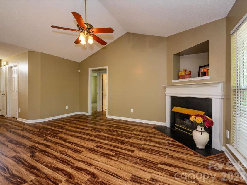 9005 Shenington Place, Charlotte, NC 28216.  MLS# CAR4368220, YatesRealty ID 25707. 