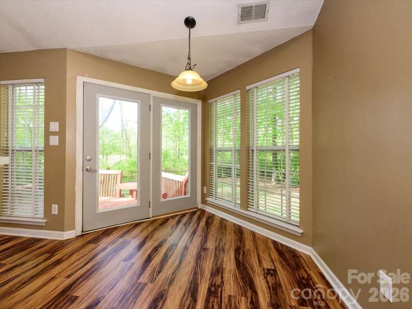 9005 Shenington Place, Charlotte, NC 28216.  MLS# CAR4368220, YatesRealty ID 25707. 