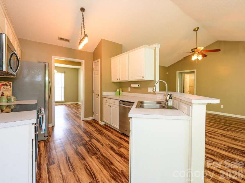 9005 Shenington Place, Charlotte, NC 28216.  MLS# CAR4368220, YatesRealty ID 25707. 