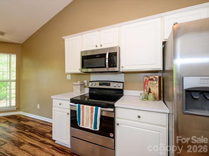 9005 Shenington Place, Charlotte, NC 28216.  MLS# CAR4368220, YatesRealty ID 25707. 