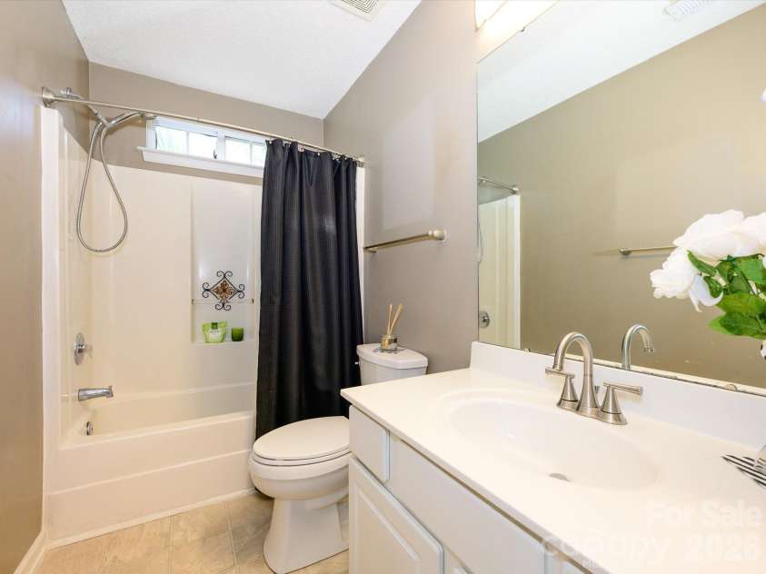 9005 Shenington Place, Charlotte, NC 28216.  MLS# CAR4368220, YatesRealty ID 25707. 