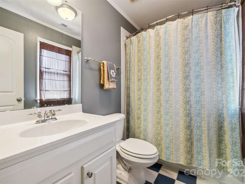 9142 Drayton Lane, Indian Land, SC 29707.  MLS# CAR4275785, YatesRealty ID 25707. Full bathroom in 3rd bedroom