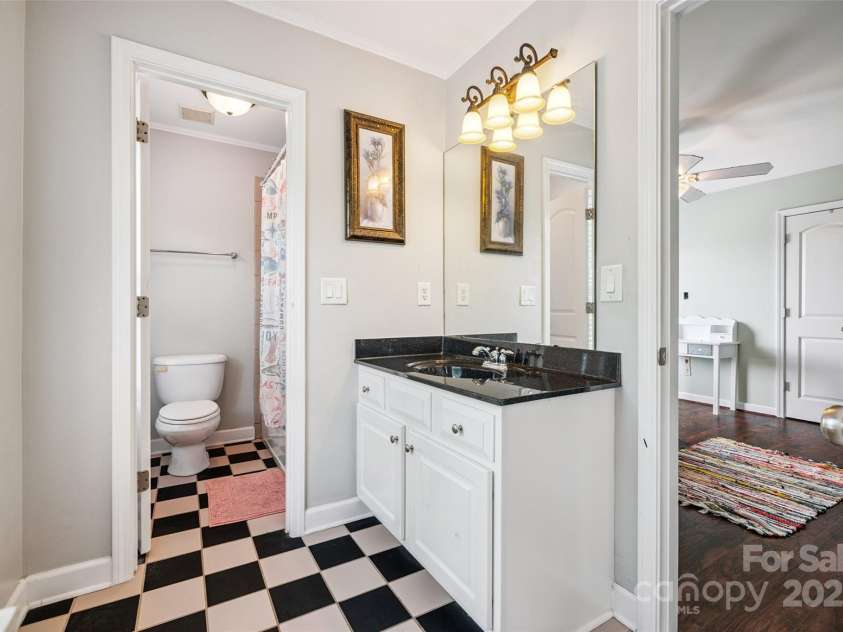 9142 Drayton Lane, Indian Land, SC 29707.  MLS# CAR4275785, YatesRealty ID 25707. Shared bathroom between 4th and 5th bedrooms