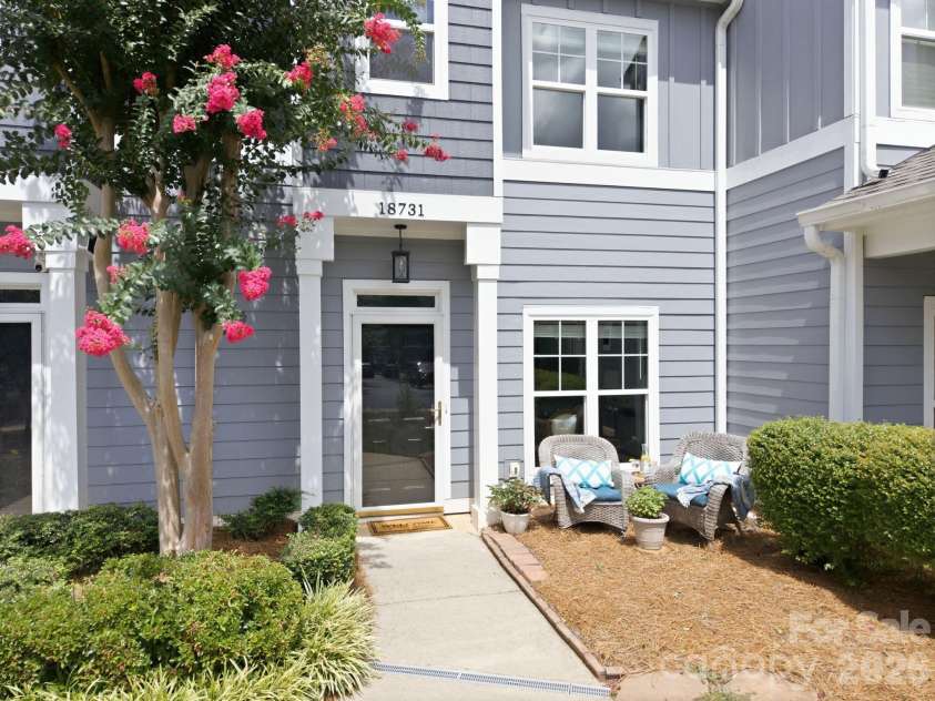 18731 Silver Quay Drive, Cornelius, NC 28031.  MLS# CAR4405741, YatesRealty ID 25708. 