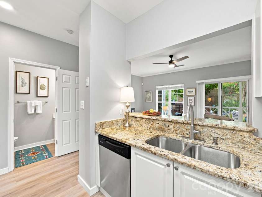 18731 Silver Quay Drive, Cornelius, NC 28031.  MLS# CAR4405741, YatesRealty ID 25708. 