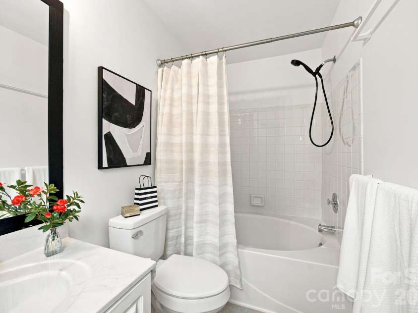 18731 Silver Quay Drive, Cornelius, NC 28031.  MLS# CAR4405741, YatesRealty ID 25708. 
