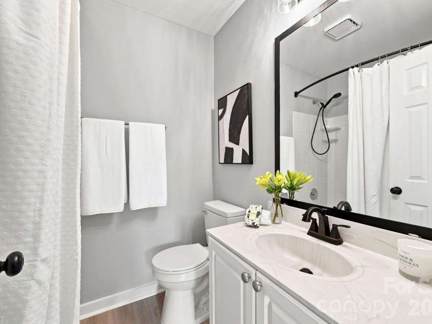 18731 Silver Quay Drive, Cornelius, NC 28031.  MLS# CAR4405741, YatesRealty ID 25708. 